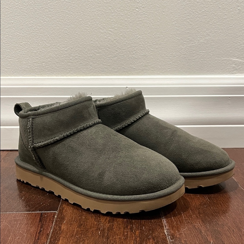 UGG Classic Ultra Mini in Moss Green